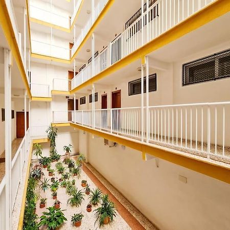 Modern Apartment Right In The Heart Of เบนิดอร์ม ภายนอก รูปภาพ
